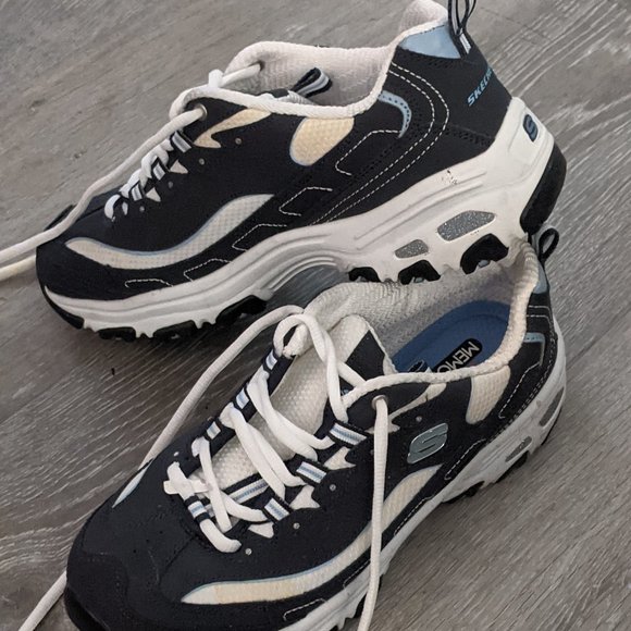 🌻🍁🌻💕Like New!! Skechers Tennis Shoes Excellent Condition Like Pictures - Picture 1 of 1